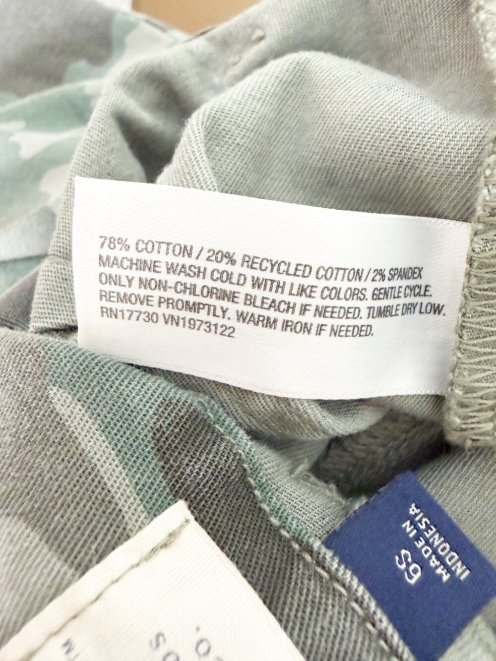 Universal Thread Camo women's mid-rise utility cargo pants Green size 6s - Picture 8 of 10